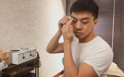 今天來實際操作熱蠟「修眉」給大家看！